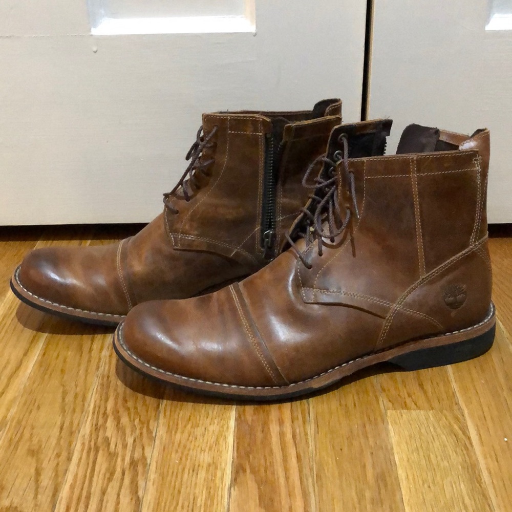 Men’s timberland boots. Never worn. Size 10.5